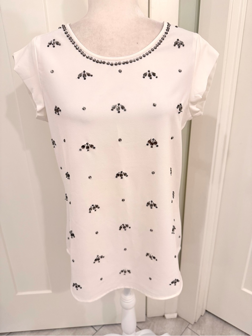 Chico’s Scattered Jewels Drita Top, NWT